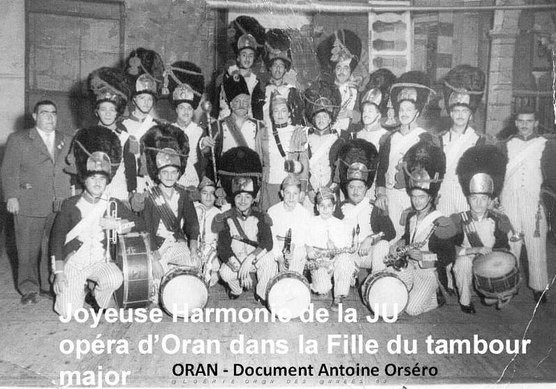 Oran- SDV- 7104- JOYEUSE HARMONIE DANS LA FILLE DU TAMBOUR MAJOR.jpg